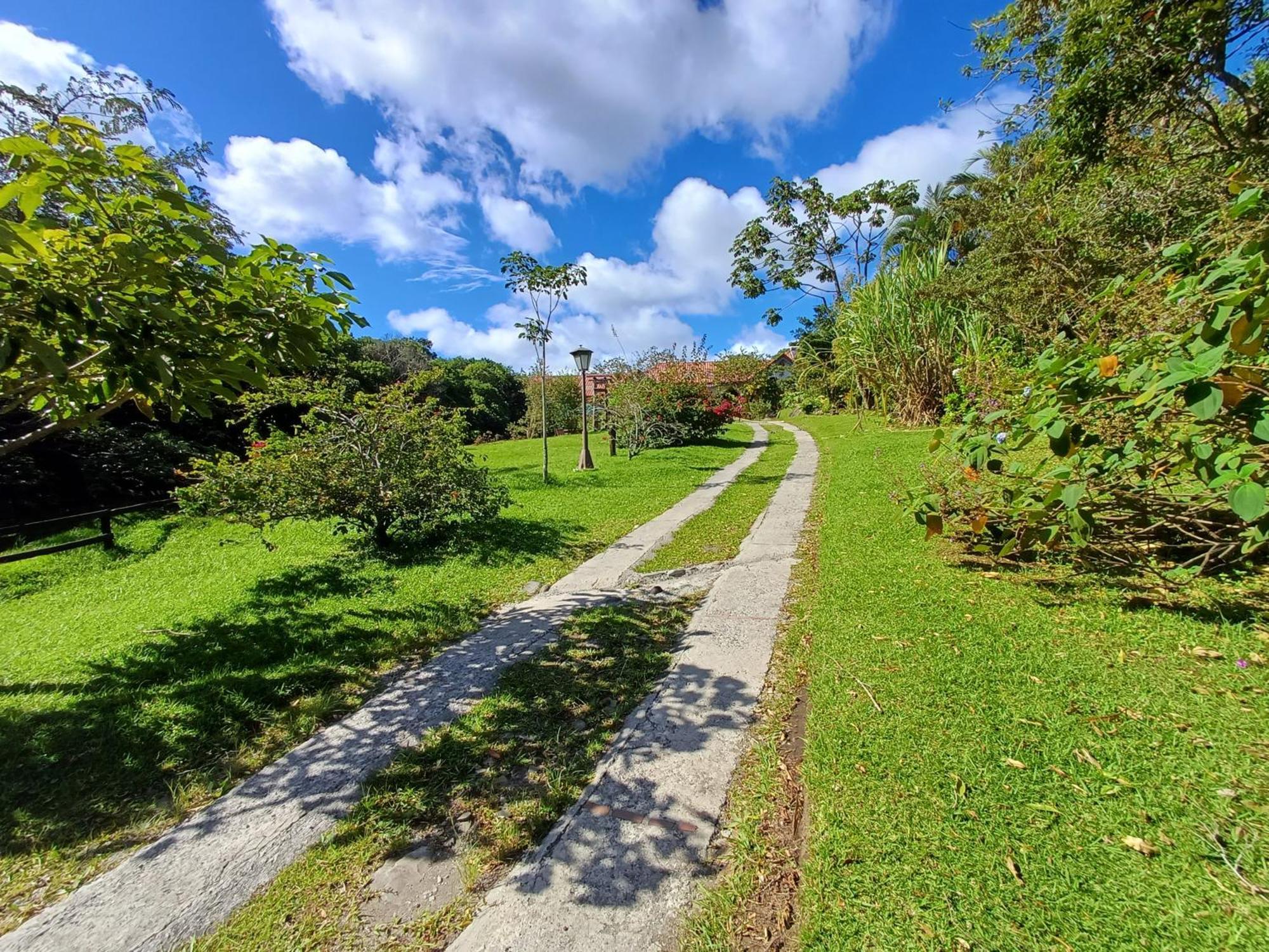 Hotel Claro De Luna Monteverde Екстер'єр фото