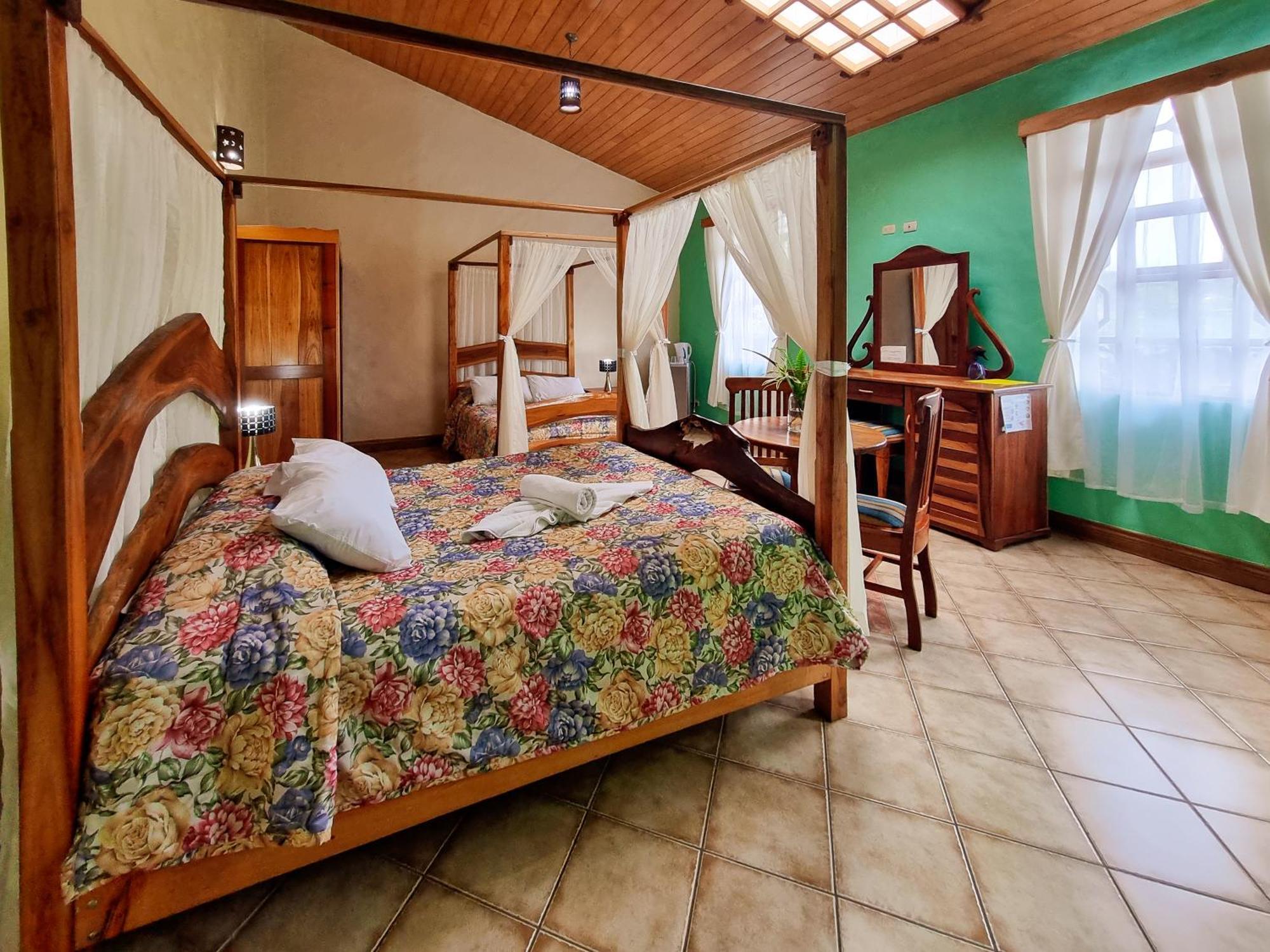 Hotel Claro De Luna Monteverde Екстер'єр фото